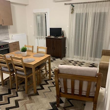 Renovated Apartment In The Center Of Larisa Екстер'єр фото